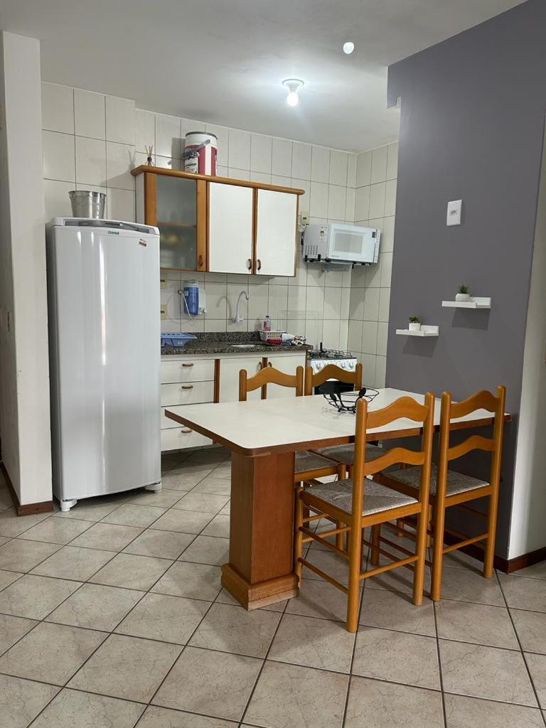 Apto Com Churrasqueira - 60 Metros Do Mar!!! Canasvieiras Florianópolis Εξωτερικό φωτογραφία